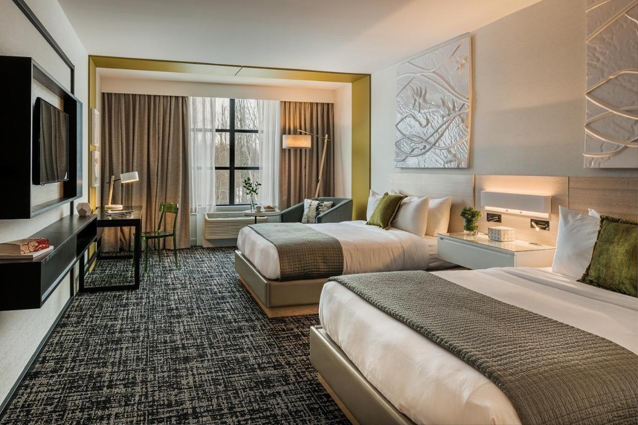 Hotel Zero Degrees Данбъри Екстериор снимка