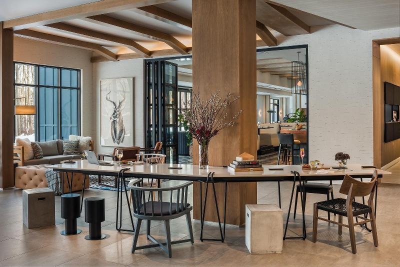 Hotel Zero Degrees Данбъри Екстериор снимка