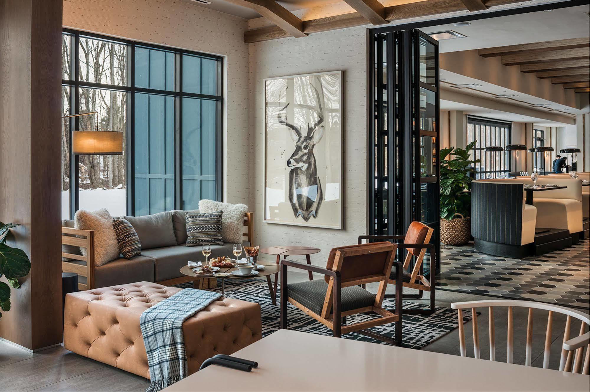 Hotel Zero Degrees Данбъри Екстериор снимка